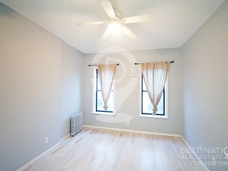 200 W 9th St #4R — Photo 13