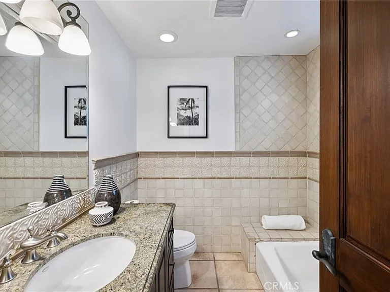 215 S Poinsettia Ave — Photo 42