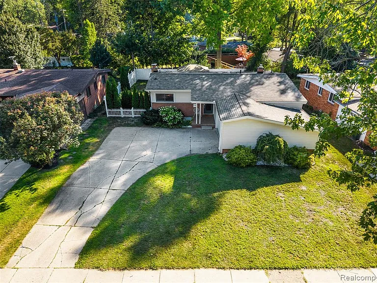 1085 Brooklawn Dr — Photo 44