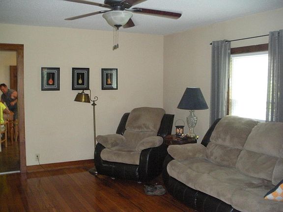 4th image of 4405 Shelborne Dr