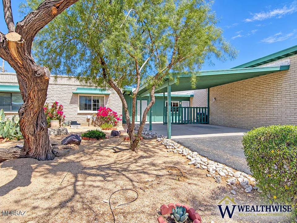 133 E Mountain Morning Dr