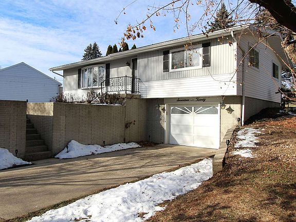 2nd image of 1720 E Lawn Dr