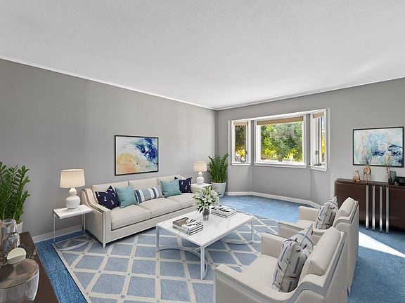 2nd image of 576 Courtyard Circle