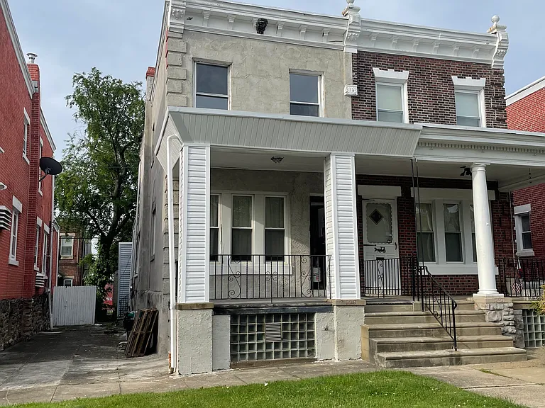 Elkins Ave — Photo 8