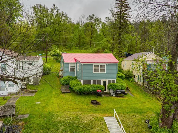 7761 Dove Rd, Wolcott, NY 14590