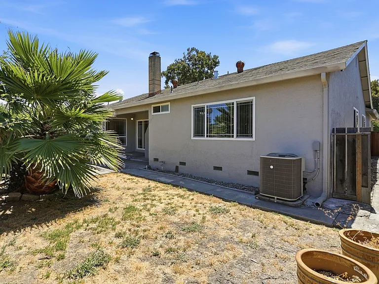 663 Albion Dr — Photo 39
