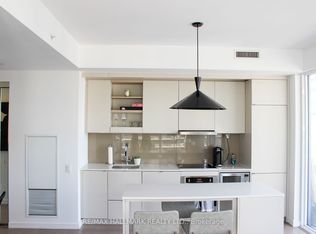 101 Peter St UNIT 3703, Toronto, ON M5V 0G6