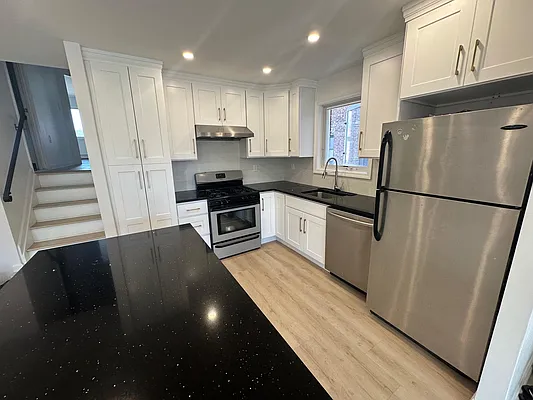 Rented by Remax Real Estate Professionals | media 11