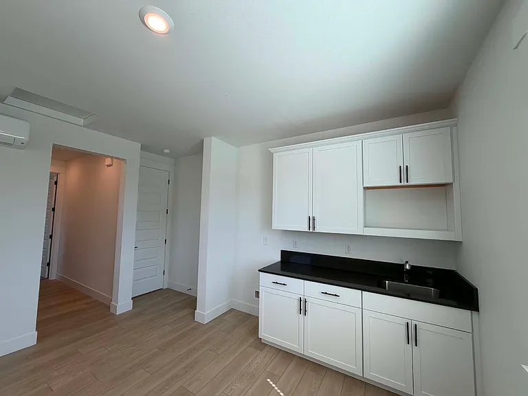 20464 Myrtle Pl E #1 — Photo 14