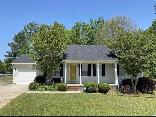 3 Robin Ct, Hartselle, AL 35640