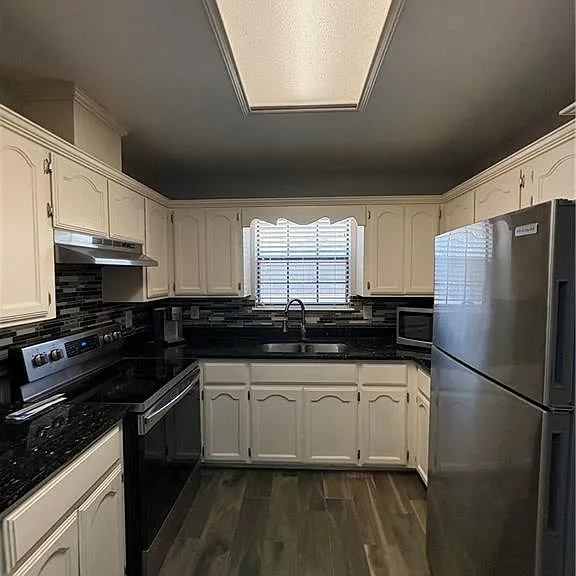 2201 Perkins Ave — Photo 6