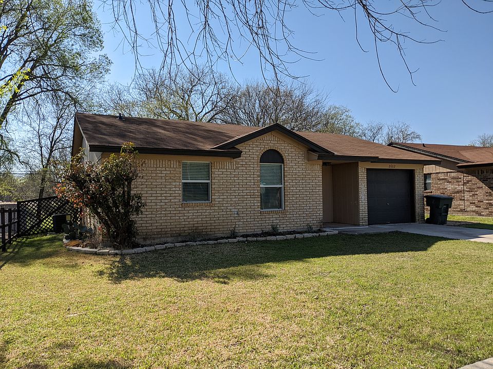 1st image of 2602 Hidden Valley Dr