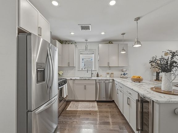 4th image of 22 Otis St #1