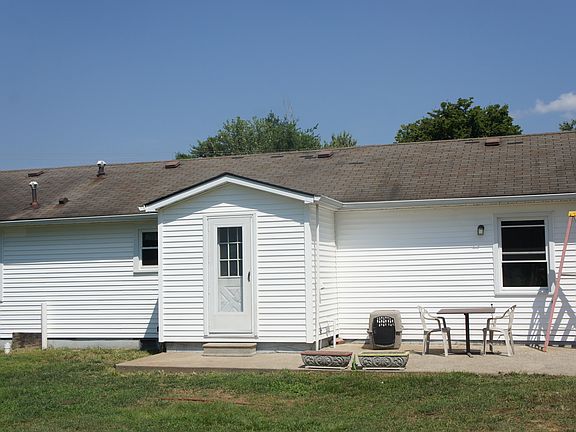 2nd image of 3477 Strawberry Road