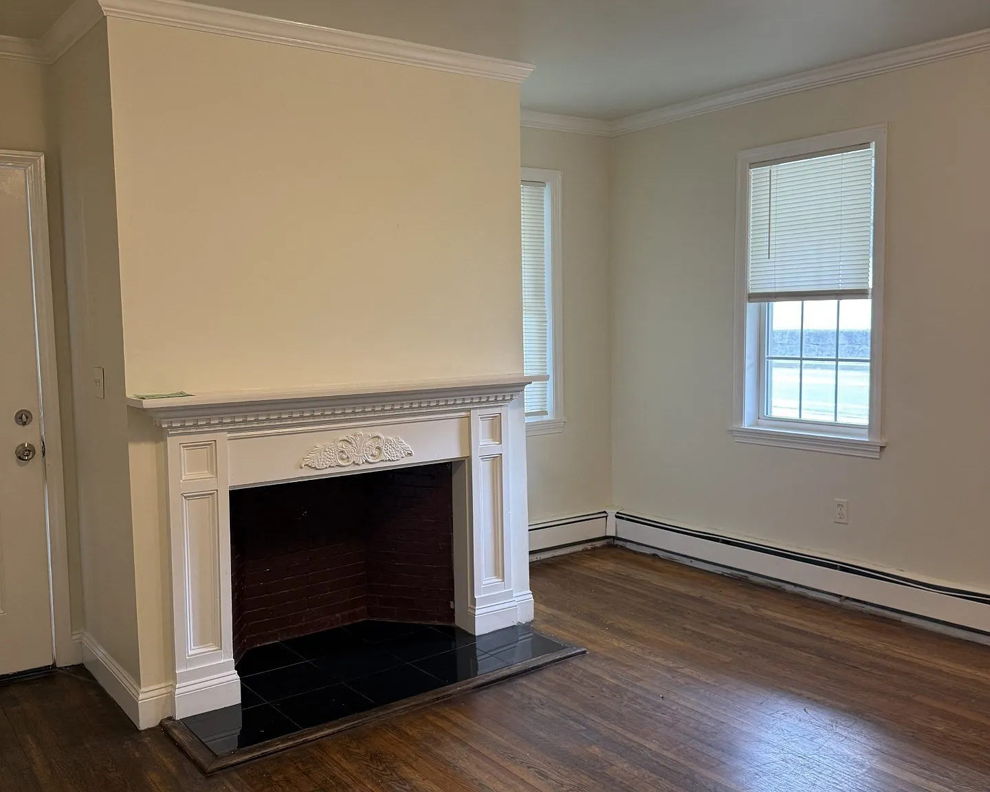 2 bed, 1.0 bath, 800 sqft, $2,300 — Photo 3
