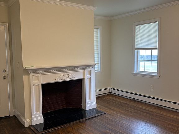 3rd image of 135 Commercial St #0
