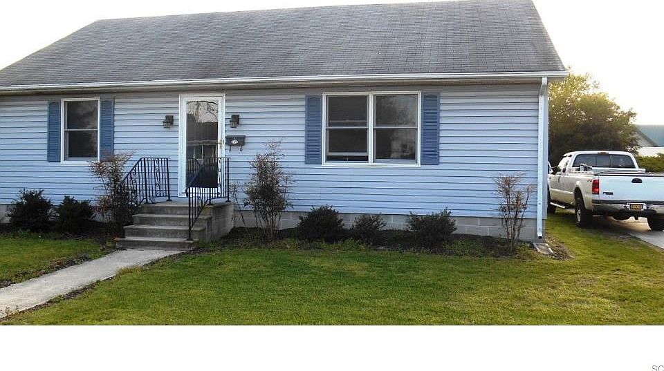 1st image of 102 Canary Dr