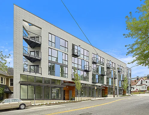 Hamilton- Your Bright, Modern City Home! — Photo 20