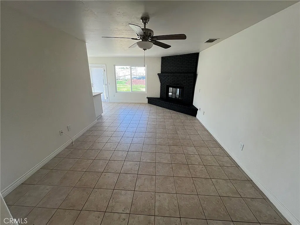 3 bed, 1535 sqft, $3,300 — Photo 3