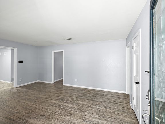 4th image of 328 Plymouth Ave