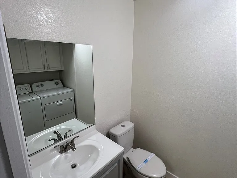 3939 S Torrey Pines Dr — Photo 3