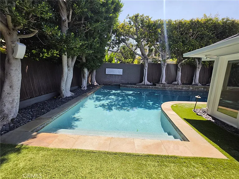 310 S Thurston Ave — Photo 56