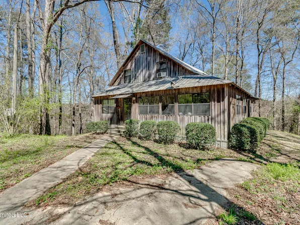 2406 Scr 563, Morton, MS 39117