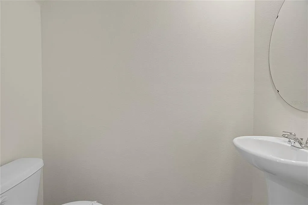 3 bed, 2.5 bath, 1463 sqft, $1,850 — Photo 3