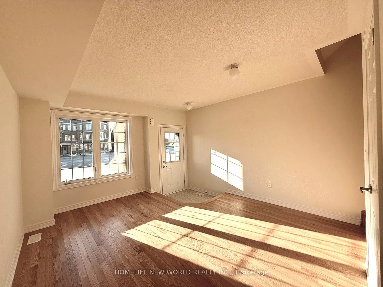 3 bed, $2,980 — Photo 4