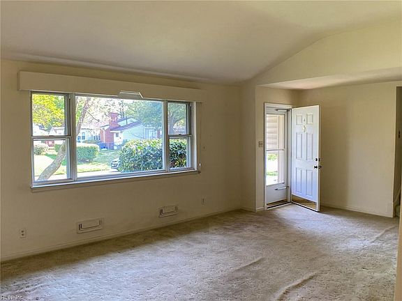 5th image of 1640 Tallwood St