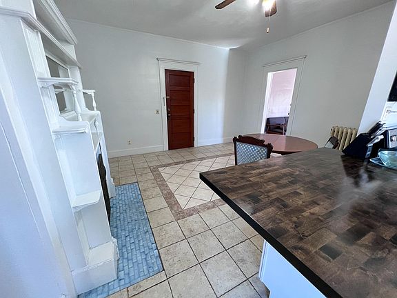 4th image of 424 Walnut St #2