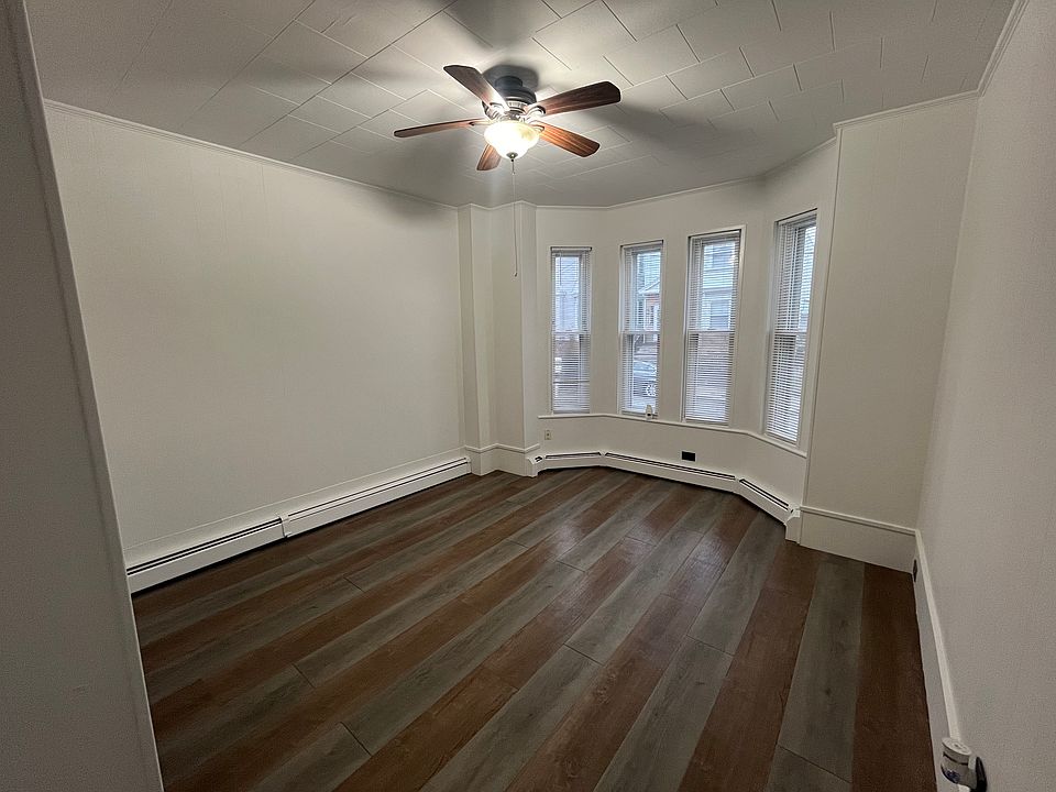 1st image of 64 Horace St Floor 1