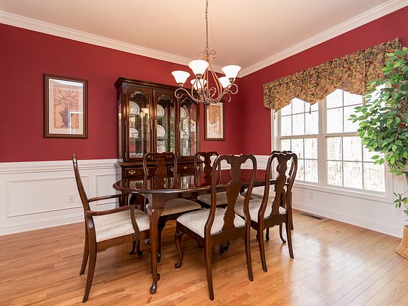 Elegant Dining Space