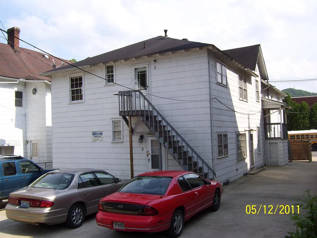 321 3rd Street 5 Family Bldg Apt.#2 lower level apt drive up