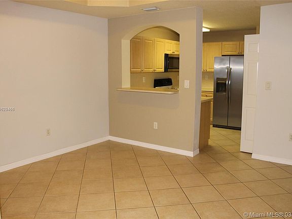 5th image of 634 SW 106th Ave #1513