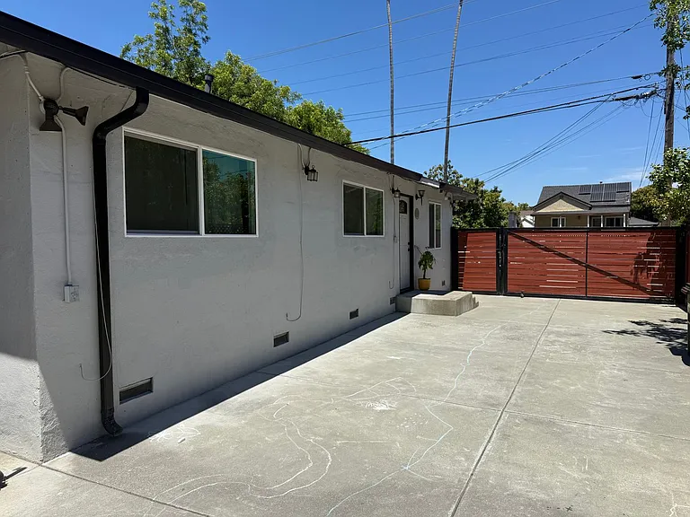 425 N 7th St — Photo 23