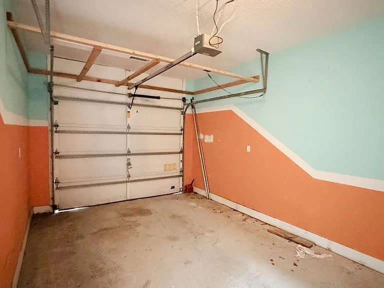 7223 Crown Ct — Photo 20