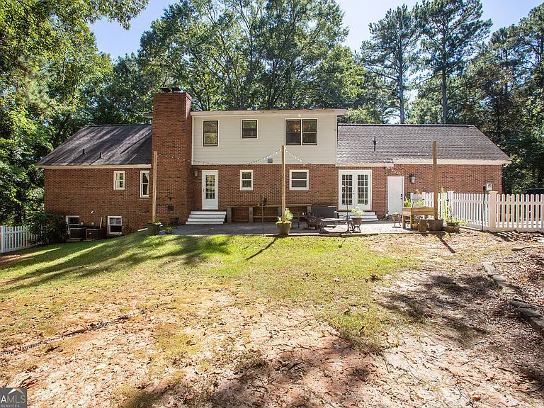 297 Graves Rd — Photo 17