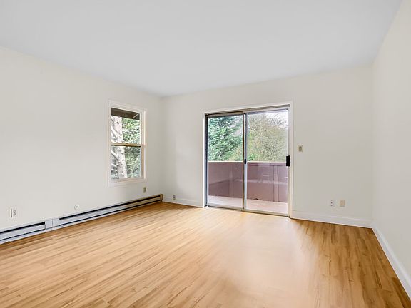 4th image of 5005 SW Mitchell St Unit 4