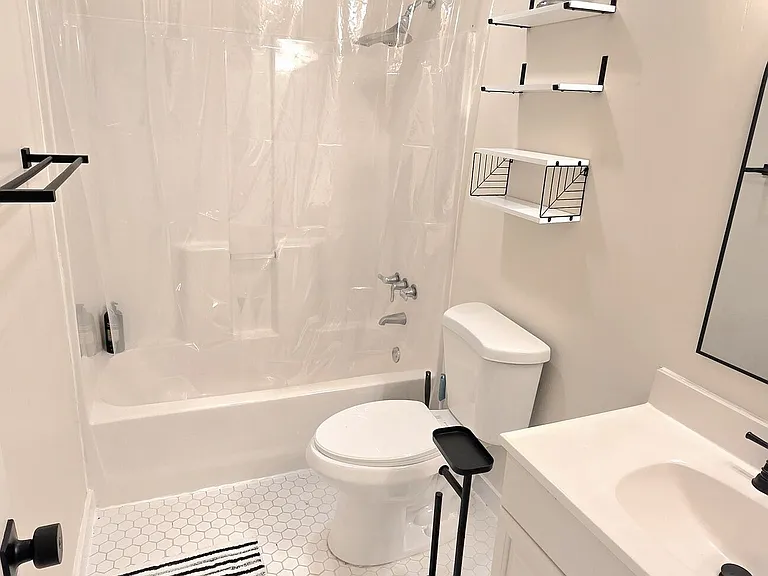 3435 Alexander Pl SW — Photo 16