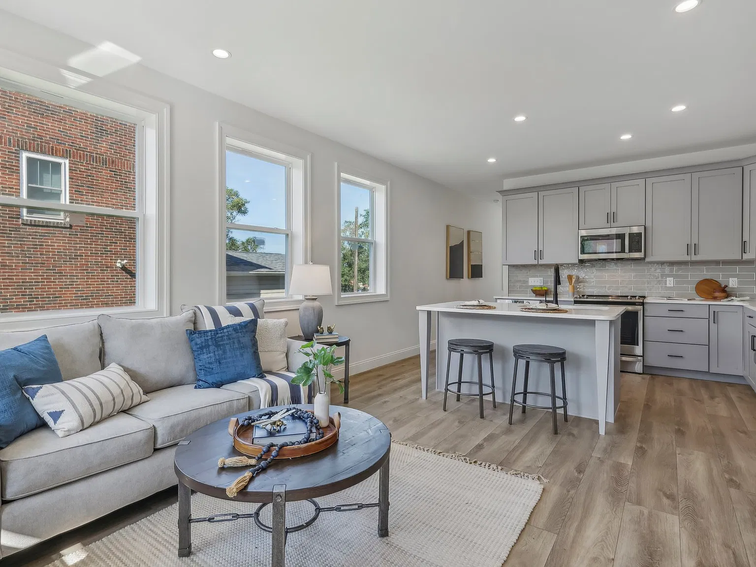 1 bed, 660 sqft, $1,500 — Photo 3