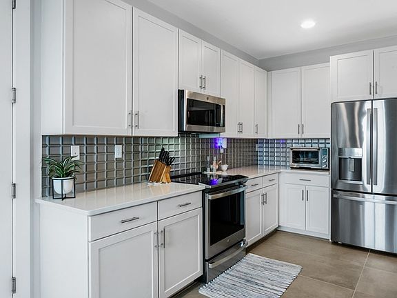 5th image of 3796 Lambert Ave #1