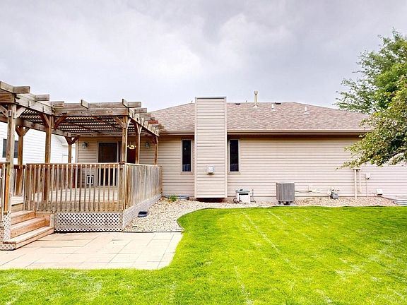 4th image of 4423 Loveland Dr