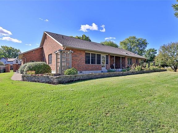 2nd image of 1340 Greenfield Dr