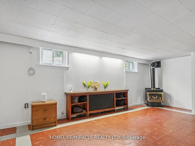 978 Pharmacy Ave #BASEMENT — Photo 9