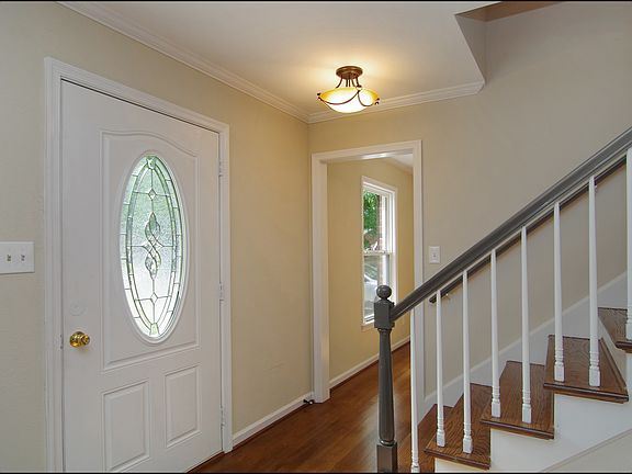 5th image of 906 Costigan Dr