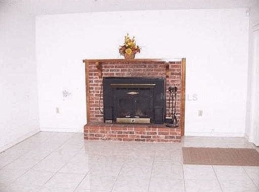 2nd image of 906 Scenic Hwy S