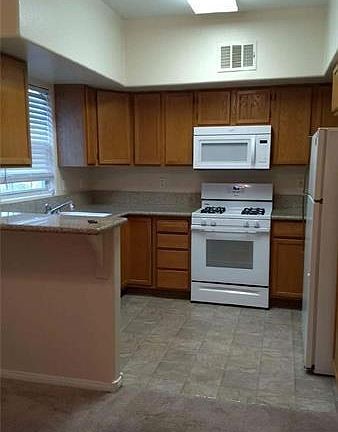 4th image of 520 Arrowhead Trl Unit 1013