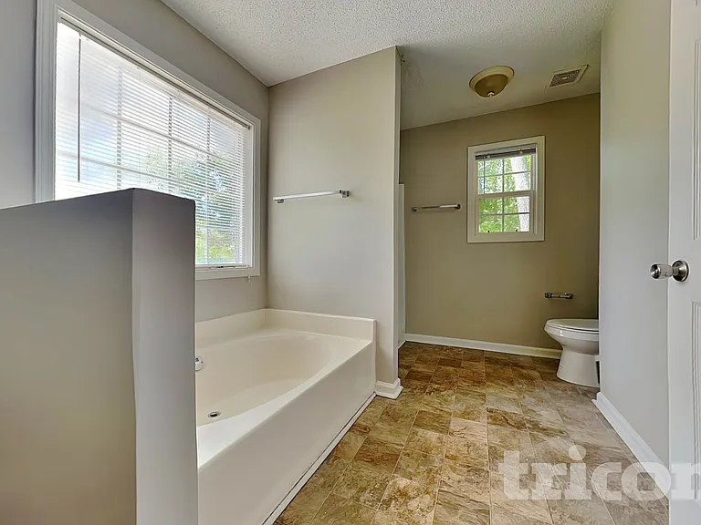 37 Abbotsford Dr — Photo 10