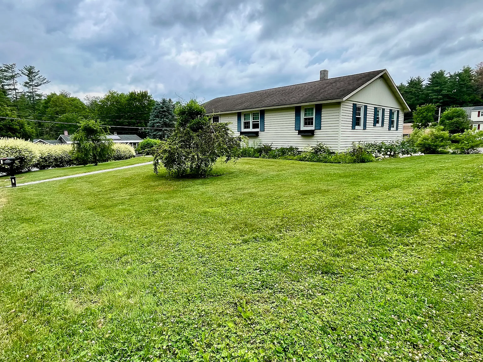 40 Debra Ave — Photo 3
